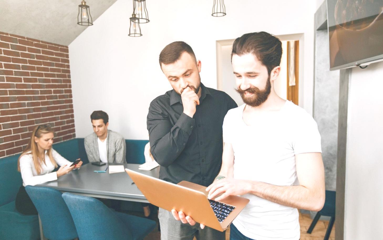 Centro de formación en trading y análisis técnico con indicadores financieros